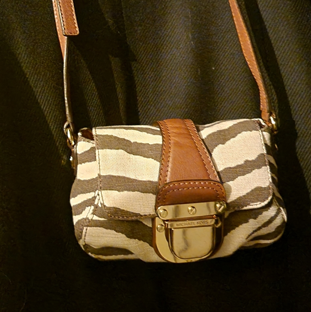 Michael kors animal print crossbody purse